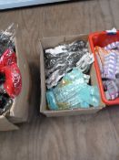 *Mixed Lot Containing Screwdrivers and Kitchen Tools