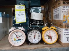 *36 Retro Style Alarm Clocks