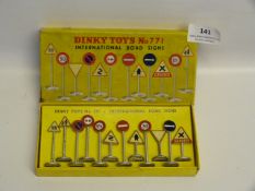 Dinky Toys No.771 Boxed Set of International Road Signs