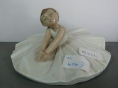 Seat Nao Figurine of a Ballerina