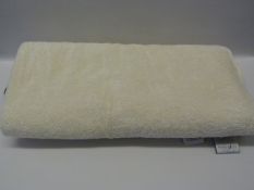 *CHARISMA CREAM BATH SHEET