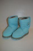 *PAIR OF KHOMBU CHILDREN'S SNOWBOOTS SIZE:11M