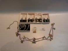 SELECTION OF EARRINGS AND A CHAIN BELT