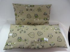 PAIR OF CUSHIONS DECORATED WITH OWLS