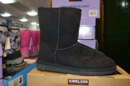 *Short Shearling Boots - Black - Size 7