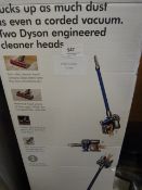 *DYSON V6 FLUFFY