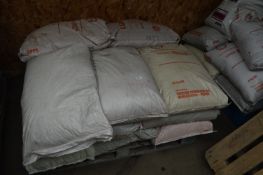 *Pallet Containing 15x25kg of Plastic Injection Moulding Pellets (Various Colours)