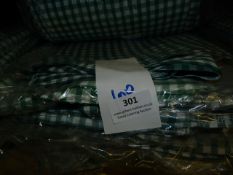 *100 Green and White Gingham Tablecloths