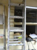 Triple Extending Aluminium Ladder