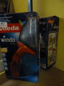*Two Vileda Window Mops
