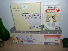Yogurt Maker, Mincer and a Villeroy & Boch Colander