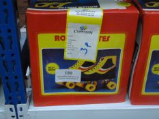 *Three Pairs of Size:35 Roller Boots