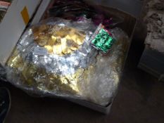 *250 Festive Decorations