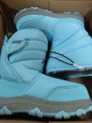*Khombu Children's Boots (Blue) Size: 13