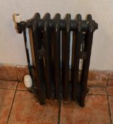 1 x Vintage 16 Column Cast Iron Radiator - H62 x W32 x D14 cm - CL150 - Location: Canary Wharf,