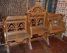 1 x Antique Church Reclamation Seating Bench - Stunning Piece With Exquisite Carved Detail - Sits