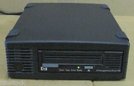 1 x HP StorageWorks Ultrium 448 LTO 2 200/400GB External Desktop Tape Drive DW017B - CL300 - Ref