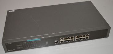 1 x D-Link 16 Port 10/100 Dual Speed Network Hub - CL300 - Ref PC428 - Location: Altrincham WA14