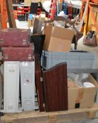 1 x Large Pallet of Various Catering / Pub Equipment - Includes Over 400 Plates, Bowls and Saucers,