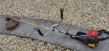 1 x Honda Brushcutter Strimmer - Model UMK435E - 4 Stroke Engine - Great For Tackling The Jobs a