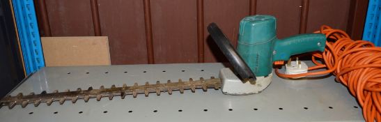 1 x Black & Decker Hedge Trimmer - Model GC16-H2 - Ref: KH001 / SHD - CL168 - Location: Flintshire