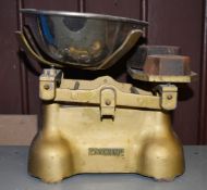 1 x Set of Vintage Weighing Scales With Weights - U.Y.Co Branded - Ref: KH034 / SHD - Approx Size 32