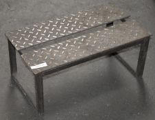 1 x Single Steel Foot Step - Heavy Duty Steel Constructions With Anti Slip Surface - CL202 -  Ref