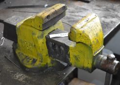 1 x Paramo Hi Duty Bench Mounted Vice - CL202 - Ref EN101 - Location: Worcester WR14