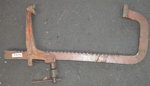 1 x Carver Heavy Duty Clamp - Large Size - Approx 66cm Length - CL202 -  Ref EN196 - Location: