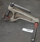 1 x Clamp - Type GGG-70 1/4-2