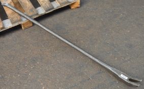 1 x Large Heavy Duty Crowbar - CL202 - Ref EN047 - Location: Worcester WR14