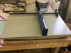1 x Manual Guillotine - CL171 - Location: London, N4