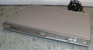 1 x Philips DVP3020/05 DVD Player - AE012 - CL007 - Location: Altrincham WA14 No VAT on hammer