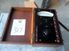 Cambridge Instrument Co England Vintage Thermometer. In wooden case. A timeless piece of British