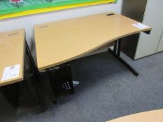 1200 x 1000 shaped cantilever computer desk with c