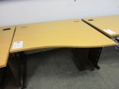 1200 x 1000 shaped cantilever right handed compute