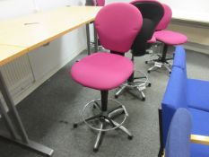 Cloth upholstered high swivel chair with foot rest