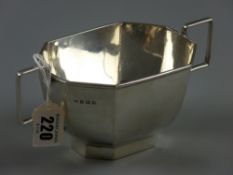 A hallmarked twin handled sugar bowl, Birmingham 1931, 9.8 ozs