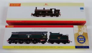 TWO HORNBY 00 GAUGE LOCOMOTIVES; 1. Battle of Britain Class 'Winston Churchill 34051' (R2385 BR 4-