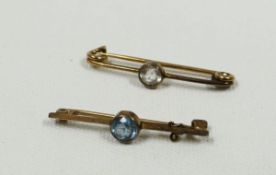 A DIAMOND SOLITAIRE BAR BROOCH & AQUAMARINE SIMILAR, diamond size approx 0.6ct
