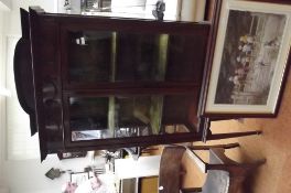 Good quality Edwardian display cabinet in mahogany