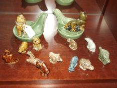 Wase whimsies together with two pipe stand