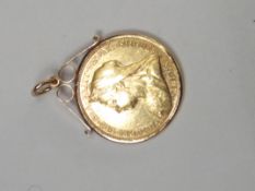 1901 full sovereign with mount. Total weight appro