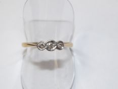 18ct yellow gold and platinum ring with diamonds S