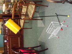 Retro standard lamp together with a conforming mag