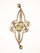 9ct gold chain with a Art Nouveau pendant. Pendant