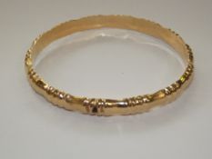18ct gold bangle, total weight (approx) 7.2 grams,