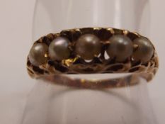 9ct yellow gold ring with 5 pearls. Size R