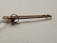 9 carat gold pin brooch