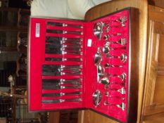 Oneida cased set of cutlery